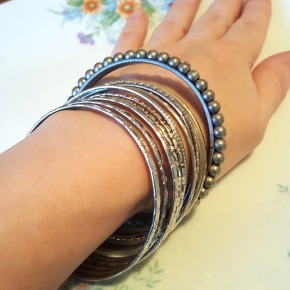 ⬇️ 10 Silver Bangles + 1 Gray Beaded Bracelet - Picture 3 of 4